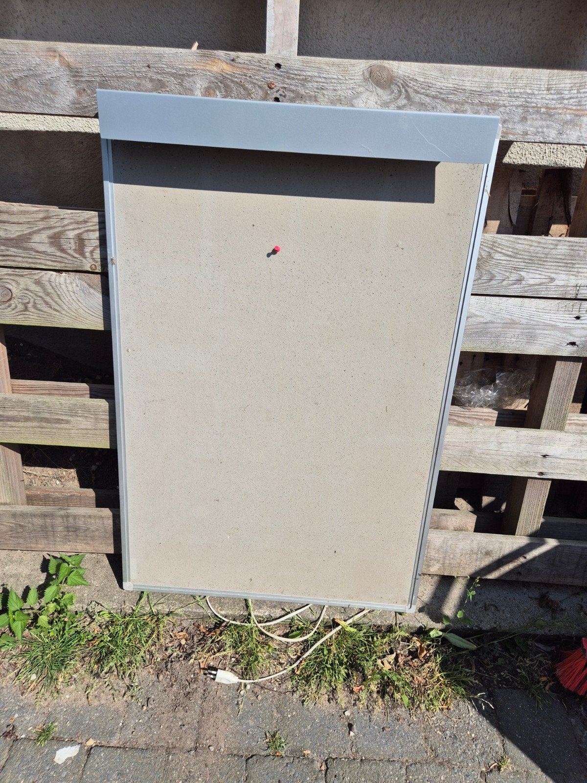 Prikbord met licht, Ophalen