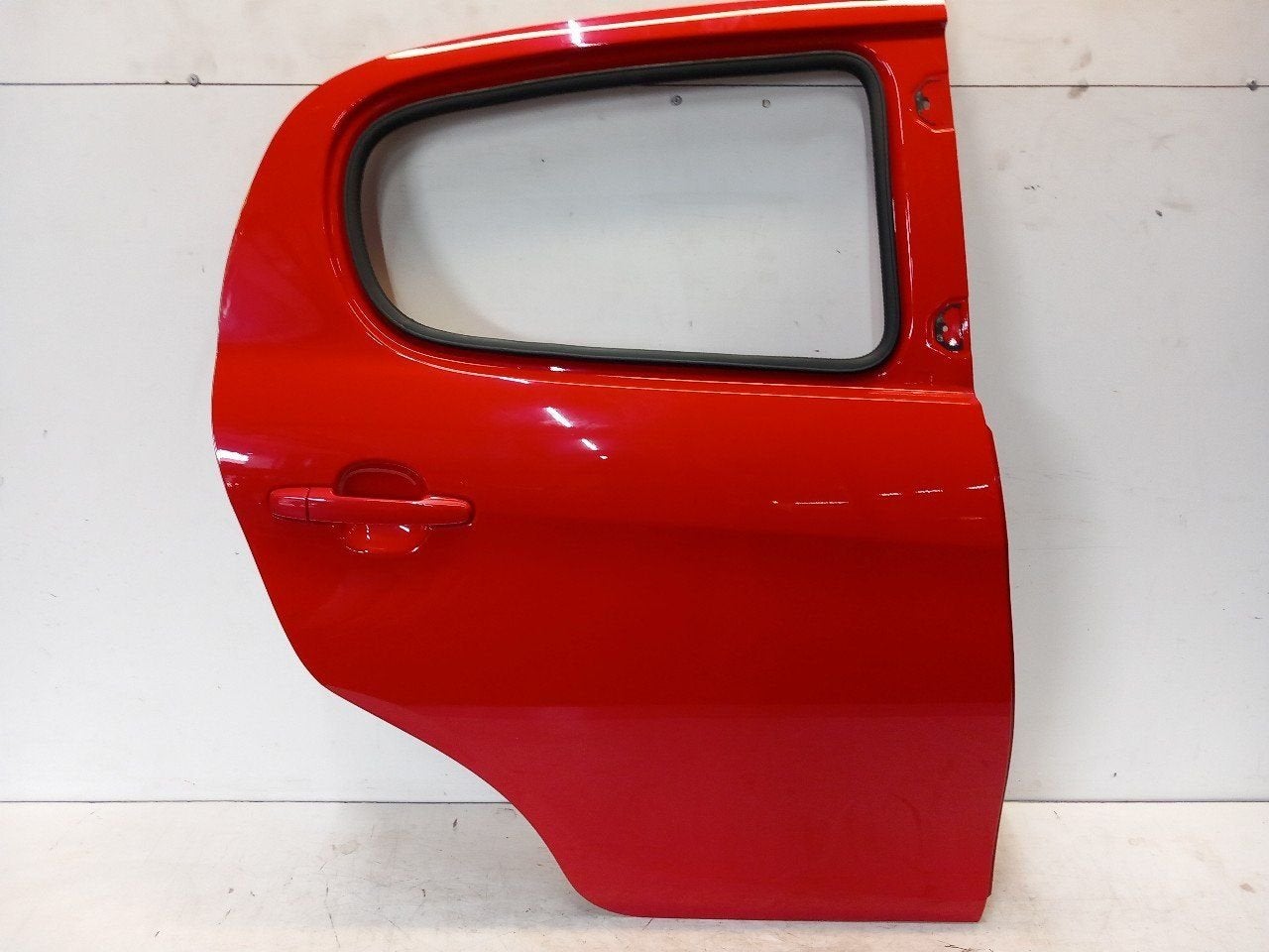 Portier rechts achter Peugeot 108, Auto-onderdelen, Onderdelen@venauto.nl, Van der Ven Autorecycling B.V., Gebruikt, Ettenseweg 76, 4706 PB Roosendaal, The Netherlands