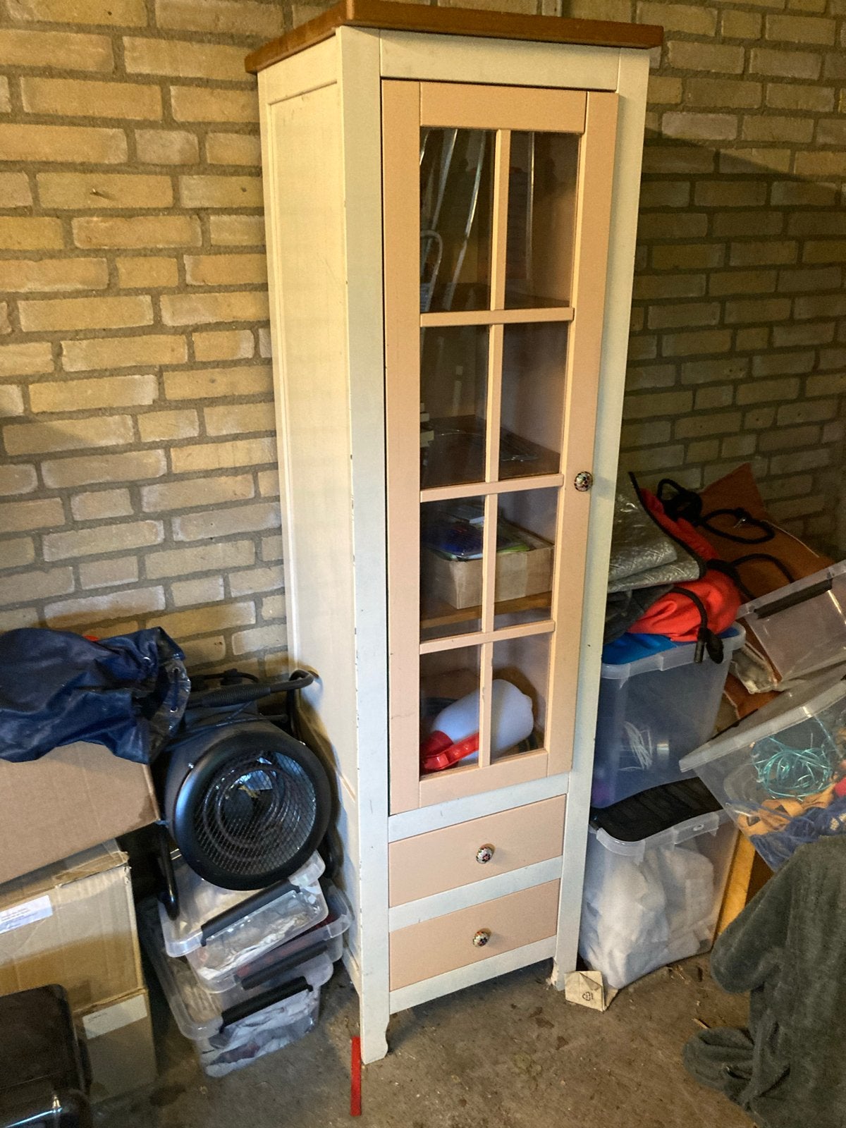 Smalle vitrinekast met lades - crème/hout, Ophalen, Gebruikt