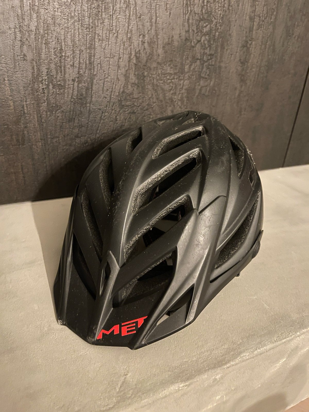 MET Terra MTB Fietshelm Zwart - 54-61 cm, Ophalen of Verzenden, Zo goed als nieuw, M, Heer of Dame