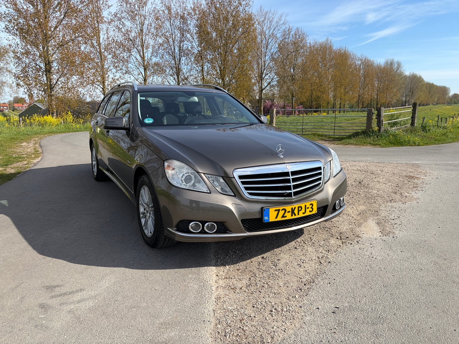 Mercedes-Benz E-Klasse 1.8 E200 CGI Estate AUT 2010 Grijs, Auto's, Mercedes-Benz, Zwart, 4 cilinders, 1796 cc, Origineel Nederlands