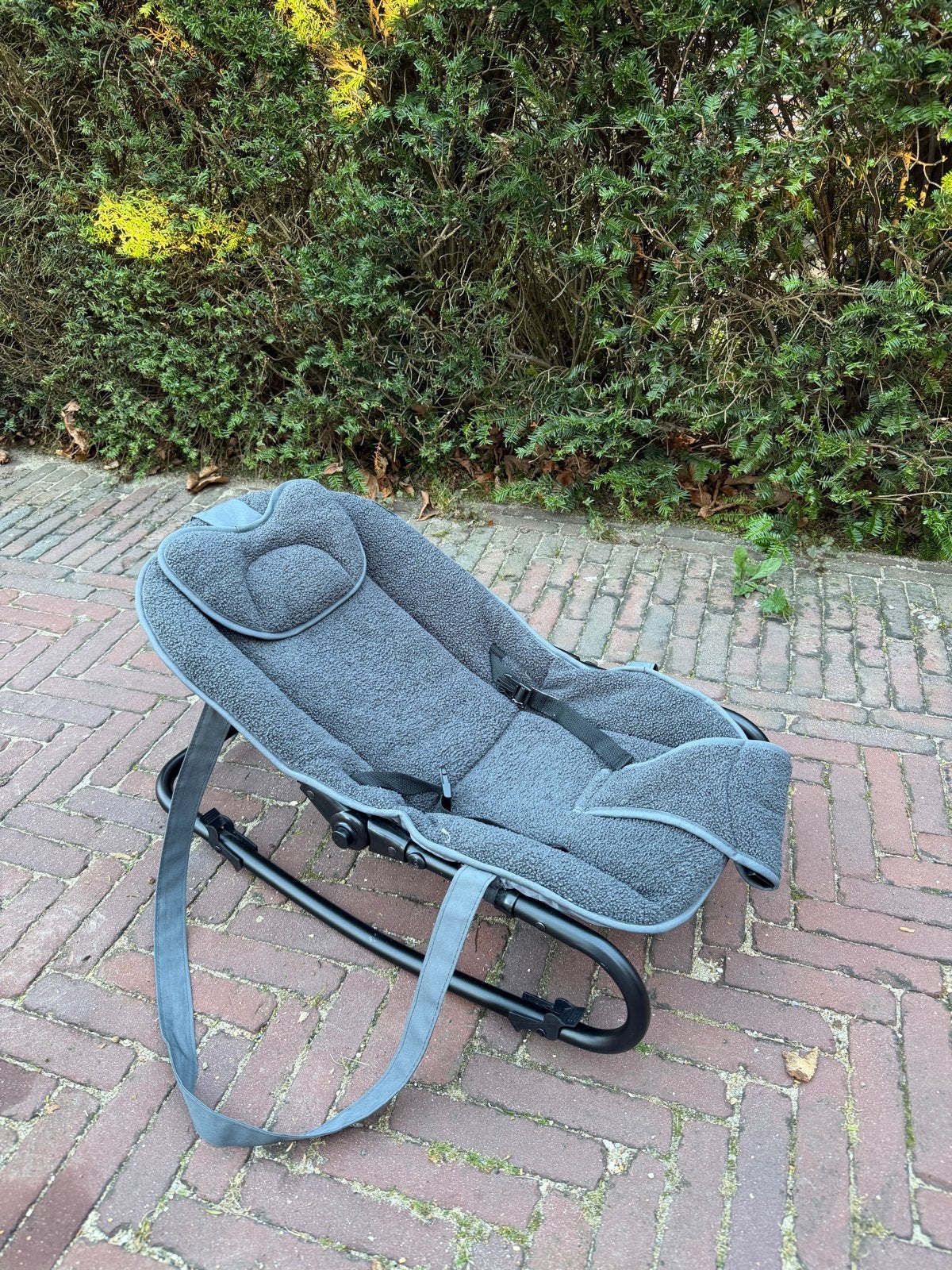Comfortabele wipstoel voor baby's - Grijs, Kinderen en Baby's, Wipstoel, Ophalen, Overige merken, Met gordel(s) of riempje(s)