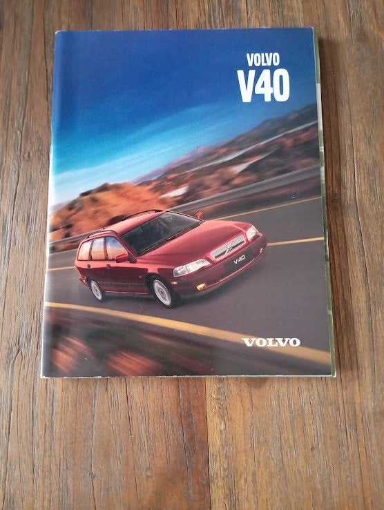 Volvo V 40 [ V40 ] + Prijslijst 1998 / 1999 44 pag., Verzenden, Zo goed als nieuw, Volvo