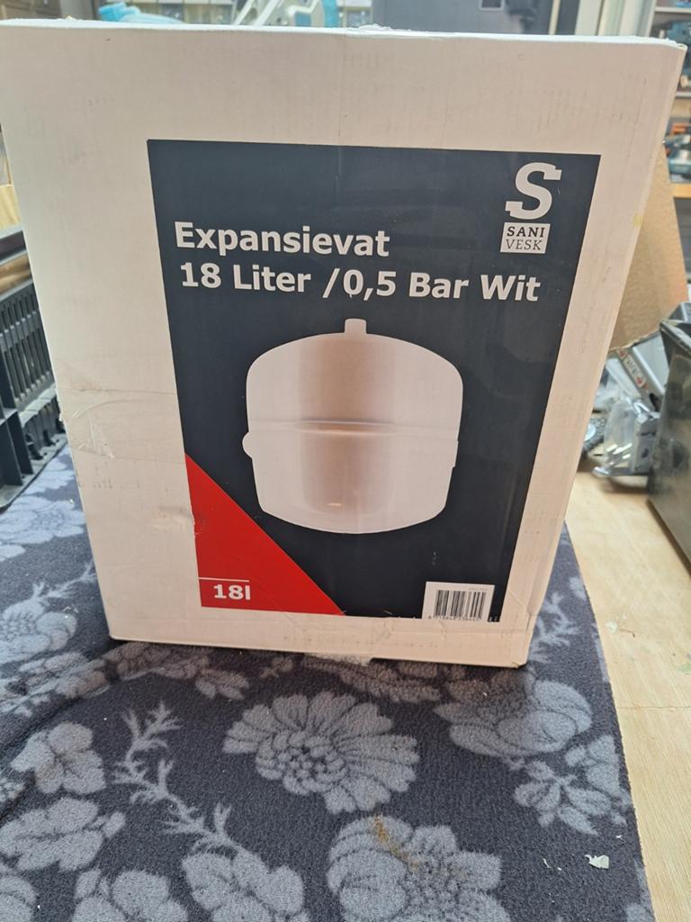 Expansie vat. 2 stuks, Minder dan 30 cm, Overige typen, Nieuw, Minder dan 60 cm