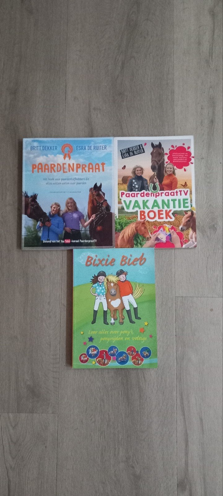 Paardenpraat TV Boeken & Bixie Biep Boek, Ophalen, Gelezen, Britt Dekker & Esra de Ruiter, Non-fictie
