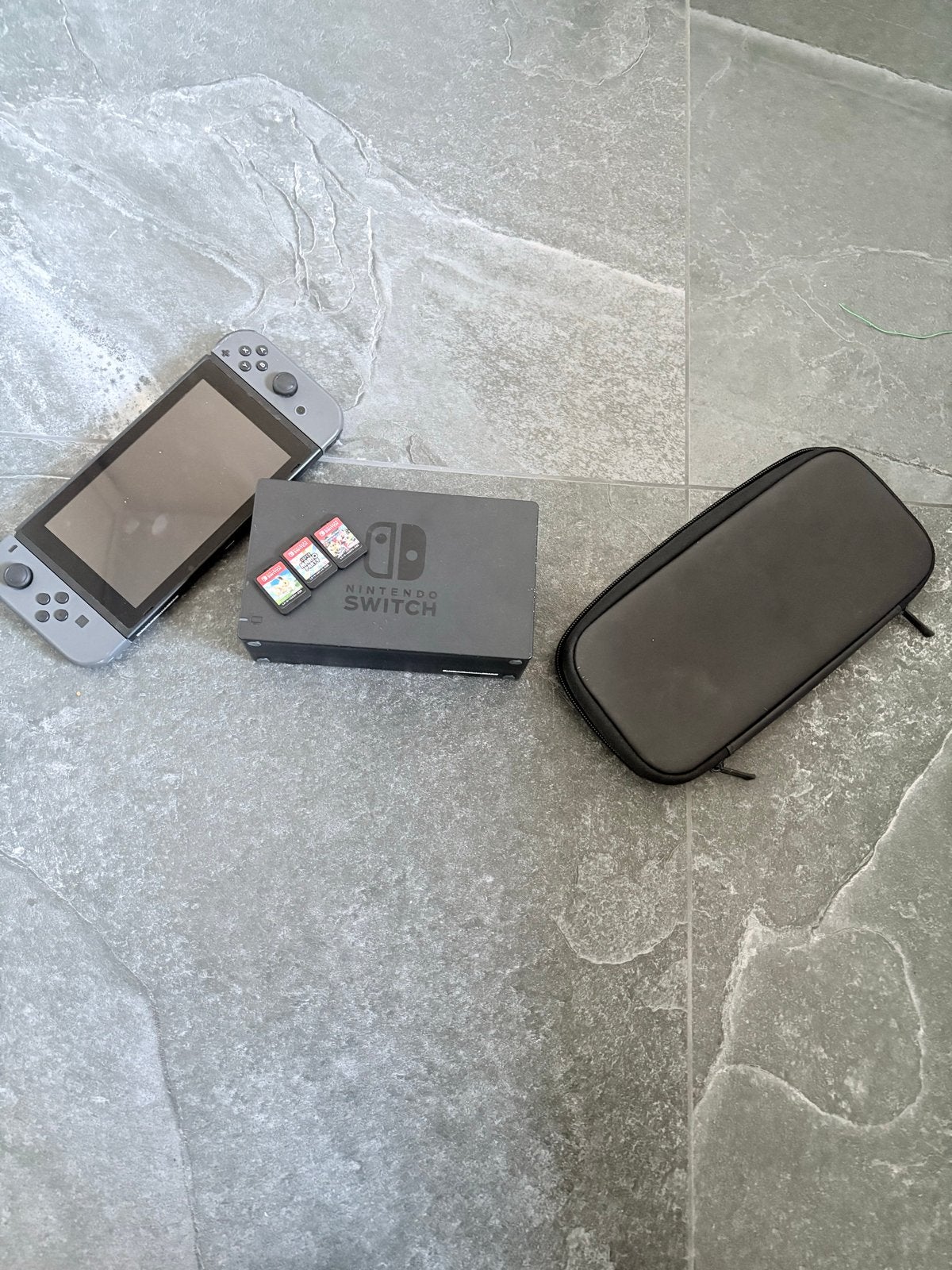 Nintendo Switch met 3 games en draagtas en controler, Ophalen, Met 2 controllers, Switch Original, Gebruikt