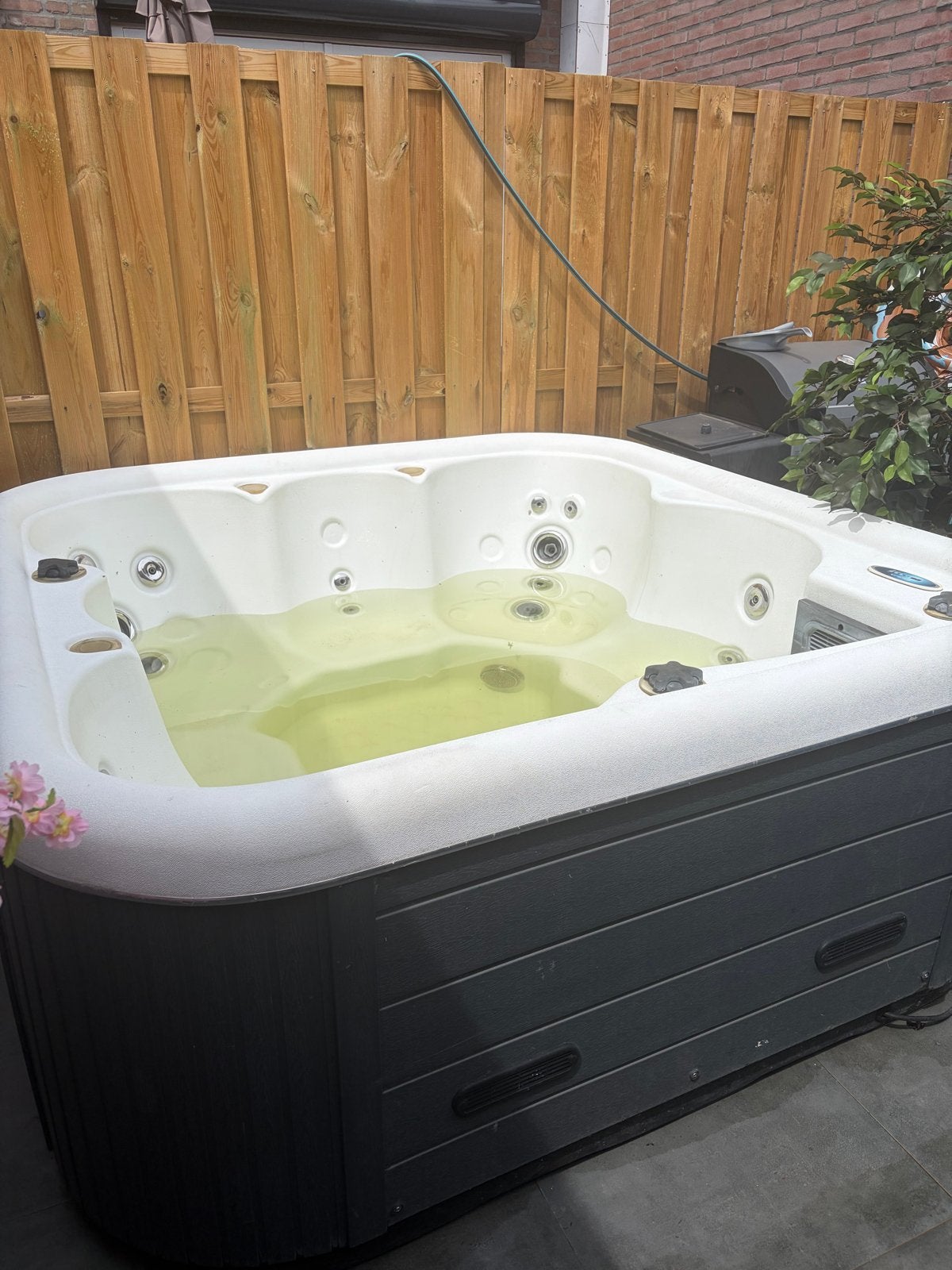 Jacuzzi in goede staat (verwarmt niet), Ophalen, Gebruikt, Vast