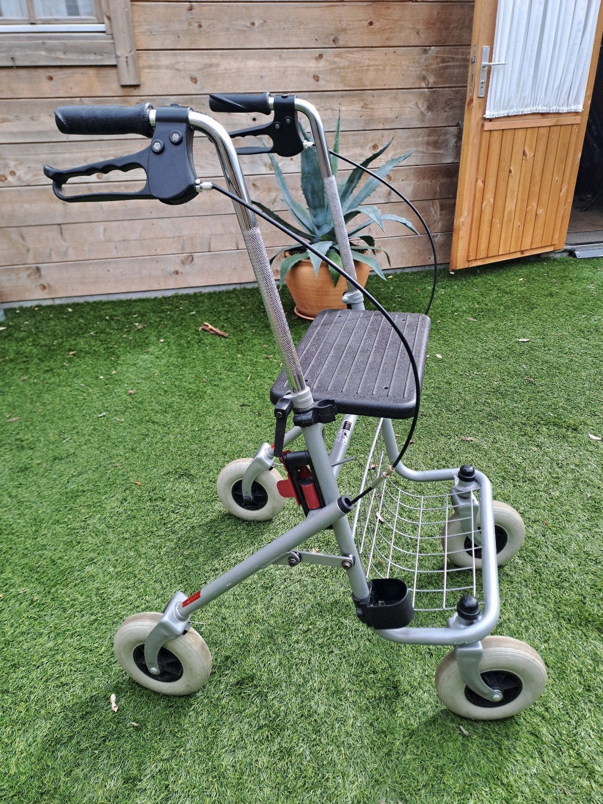 Rollator inklapbaar van medipoint, Ophalen, Opvouwbaar, Zo goed als nieuw