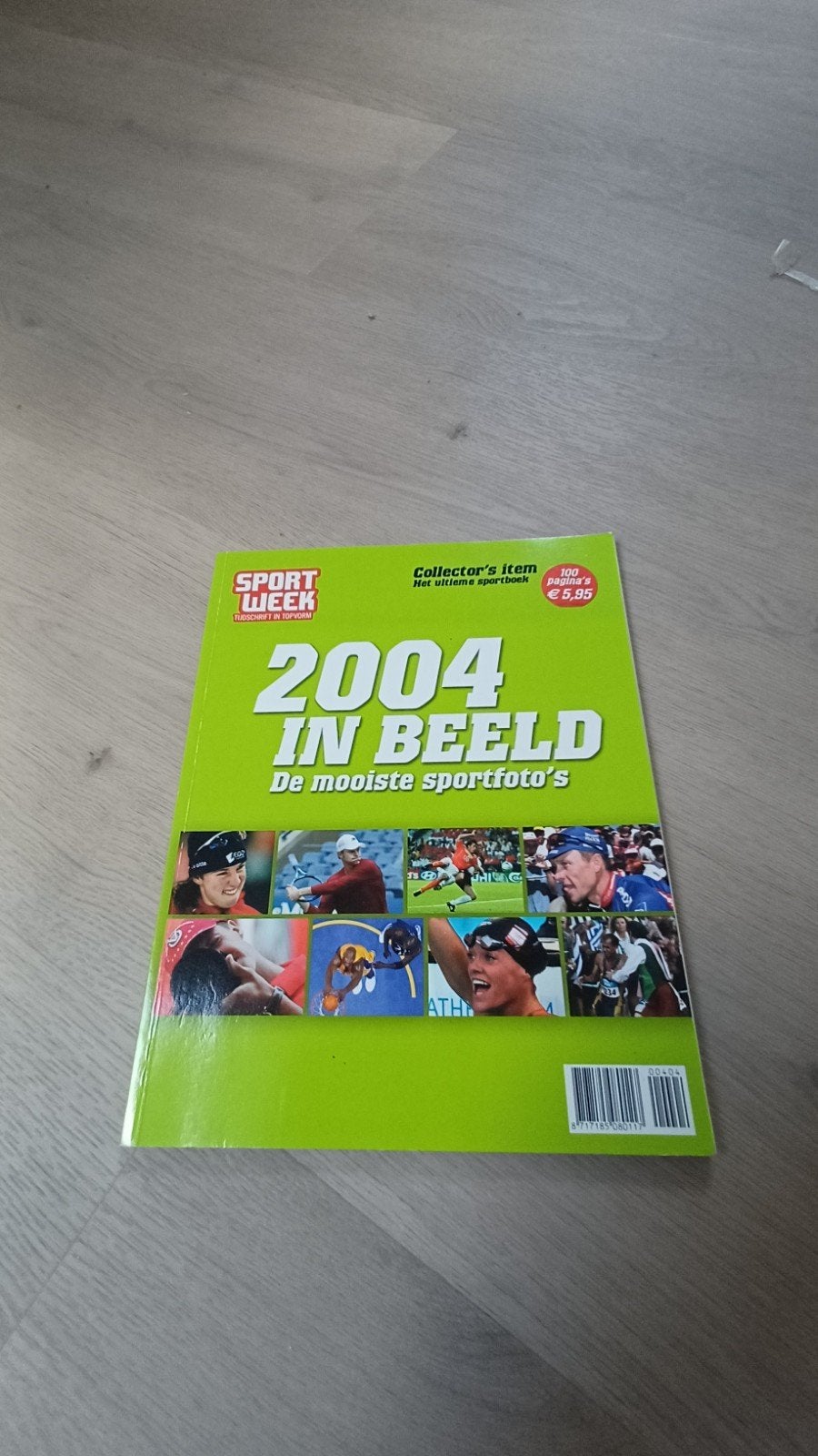 2004 in beeld - De mooiste sportfoto's - Sport Week, Ophalen of Verzenden, Zo goed als nieuw, Balsport