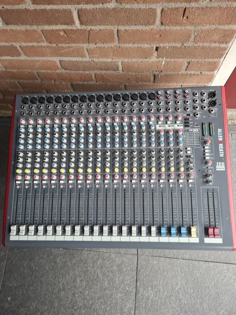 Allen&heath zed 22fx mengpaneel, Muziek en Instrumenten, Ophalen, Zo goed als nieuw, 20 kanalen of meer, Microfooningang