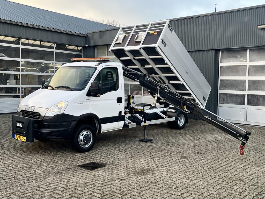 Iveco Daily 50C15 Hiab 022 Laadkraan 1555kg laadvermogen Kip, Auto's, Bestelauto's, Automaat, Gebruikt, Zwart, 4 cilinders