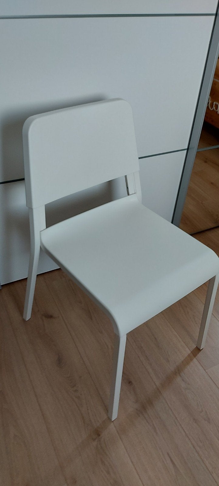 IKEA TEODORES Stoel, Huis en Inrichting, Stoelen, Ophalen, Kunststof, Wit, Zo goed als nieuw