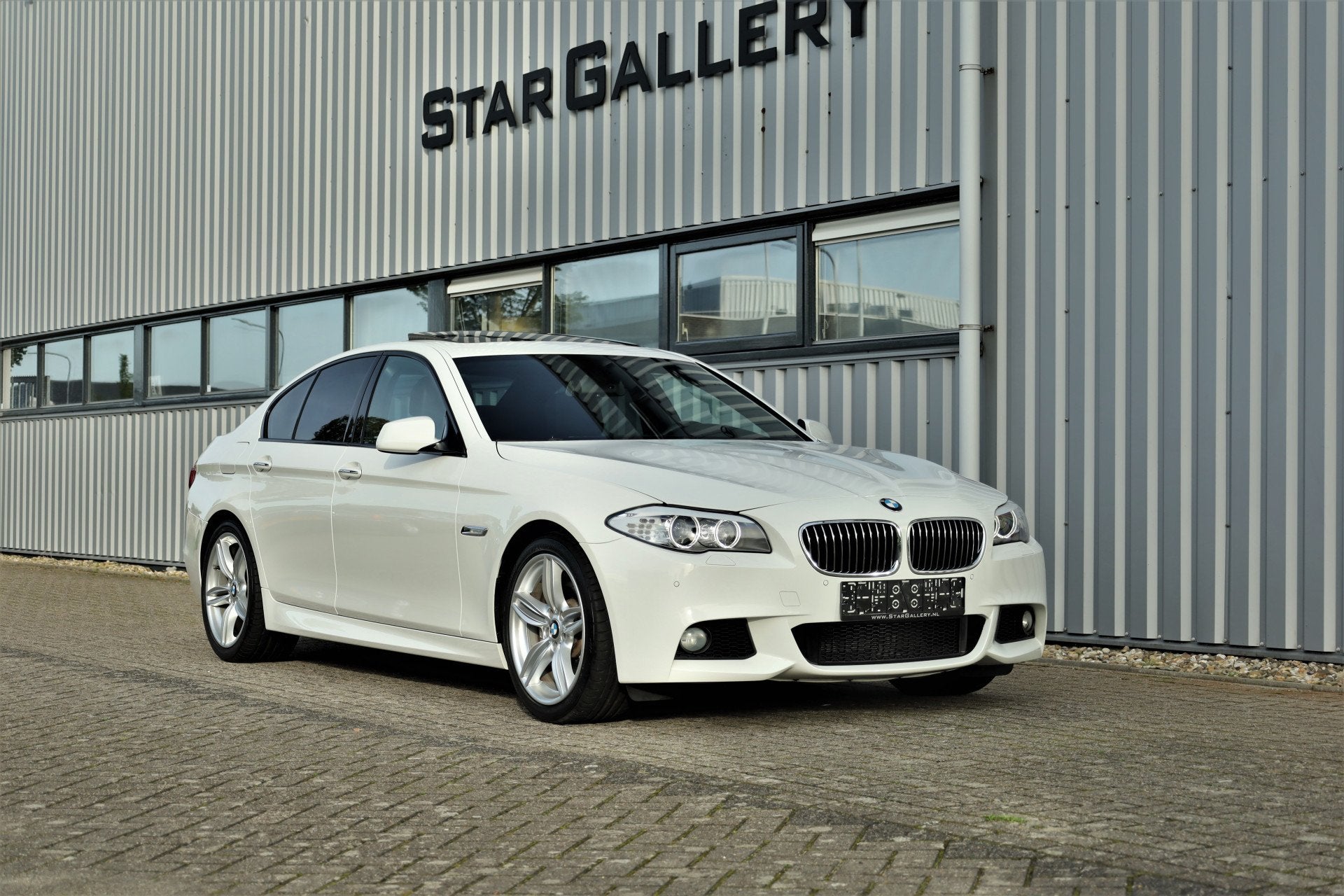 BMW 5 Serie 535i M Sport Edition 12687km(!) (bj 2012), Achterwielaandrijving, Gebruikt, Zwart, 1675 kg