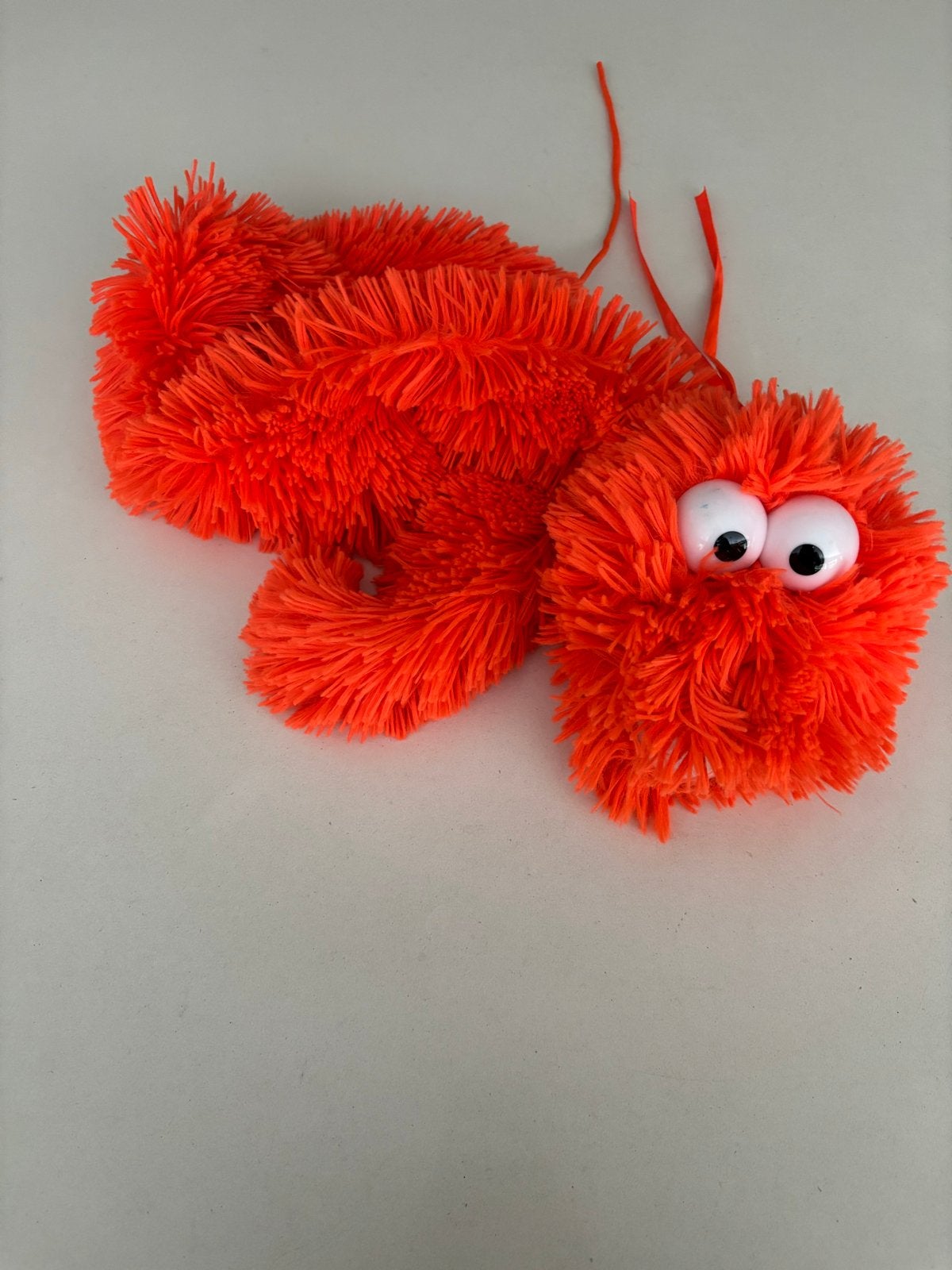 Grappige Oranje Pluizige Beesie Worm Grote Ogen AH!, Verzamelen, Albert Heijn, Ophalen of Verzenden