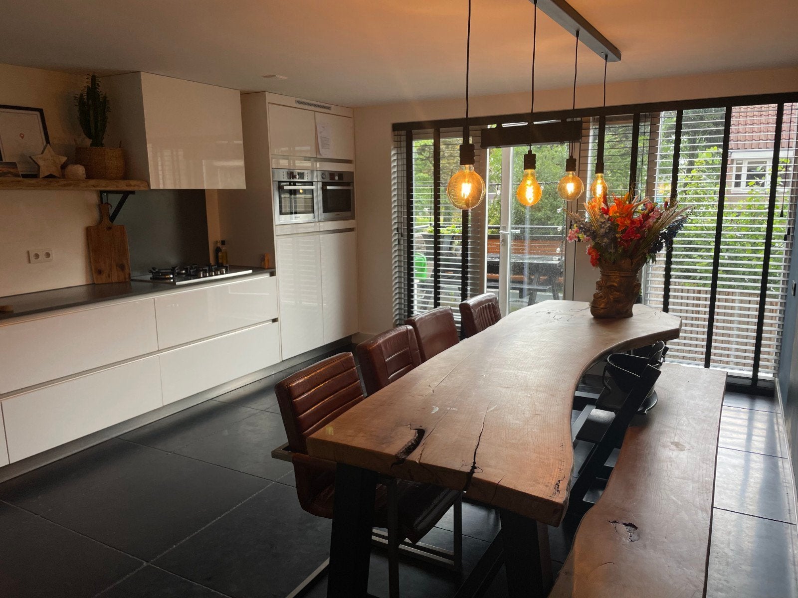 Eiken eettafel 2.65m met bijpassende bank, 6cm dik, staal, Huis en Inrichting, Ophalen of Verzenden