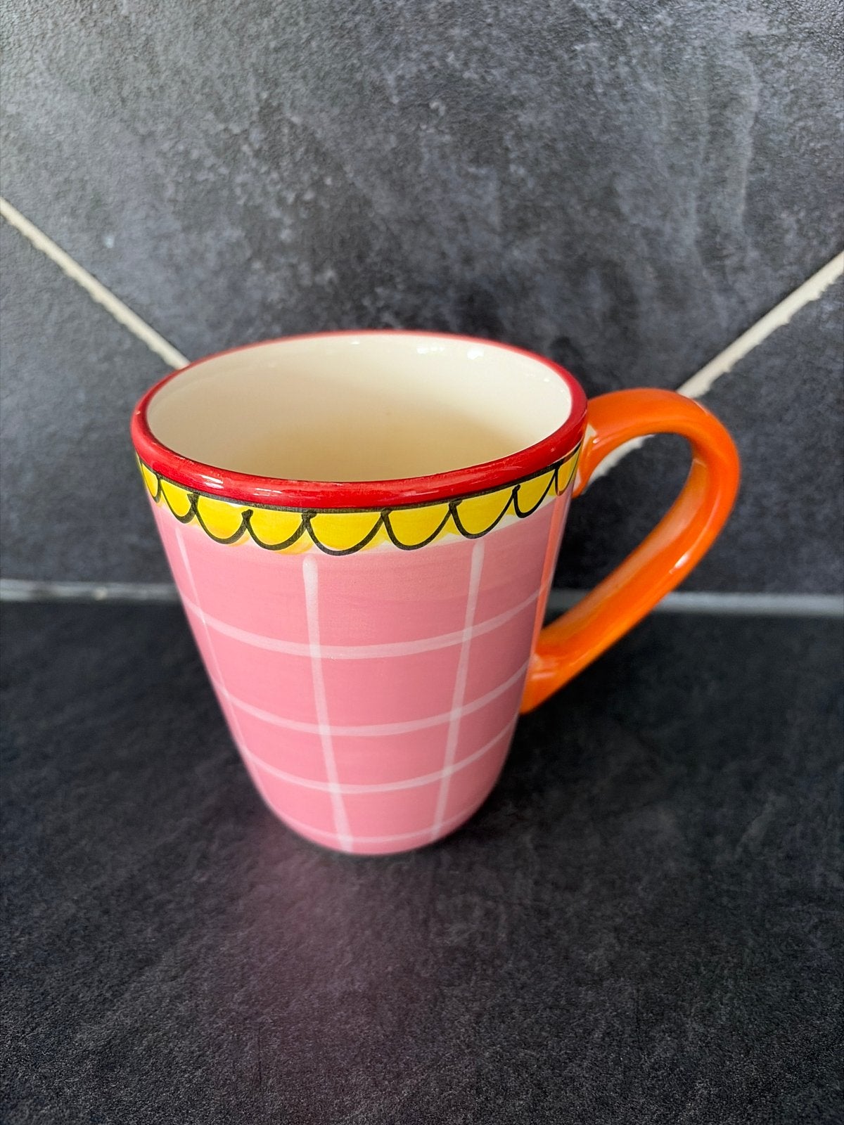 Blond Amsterdam beker roze met ruitjes en oranje oor, Keramiek, Zo goed als nieuw, Modern, Blond Amsterdam
