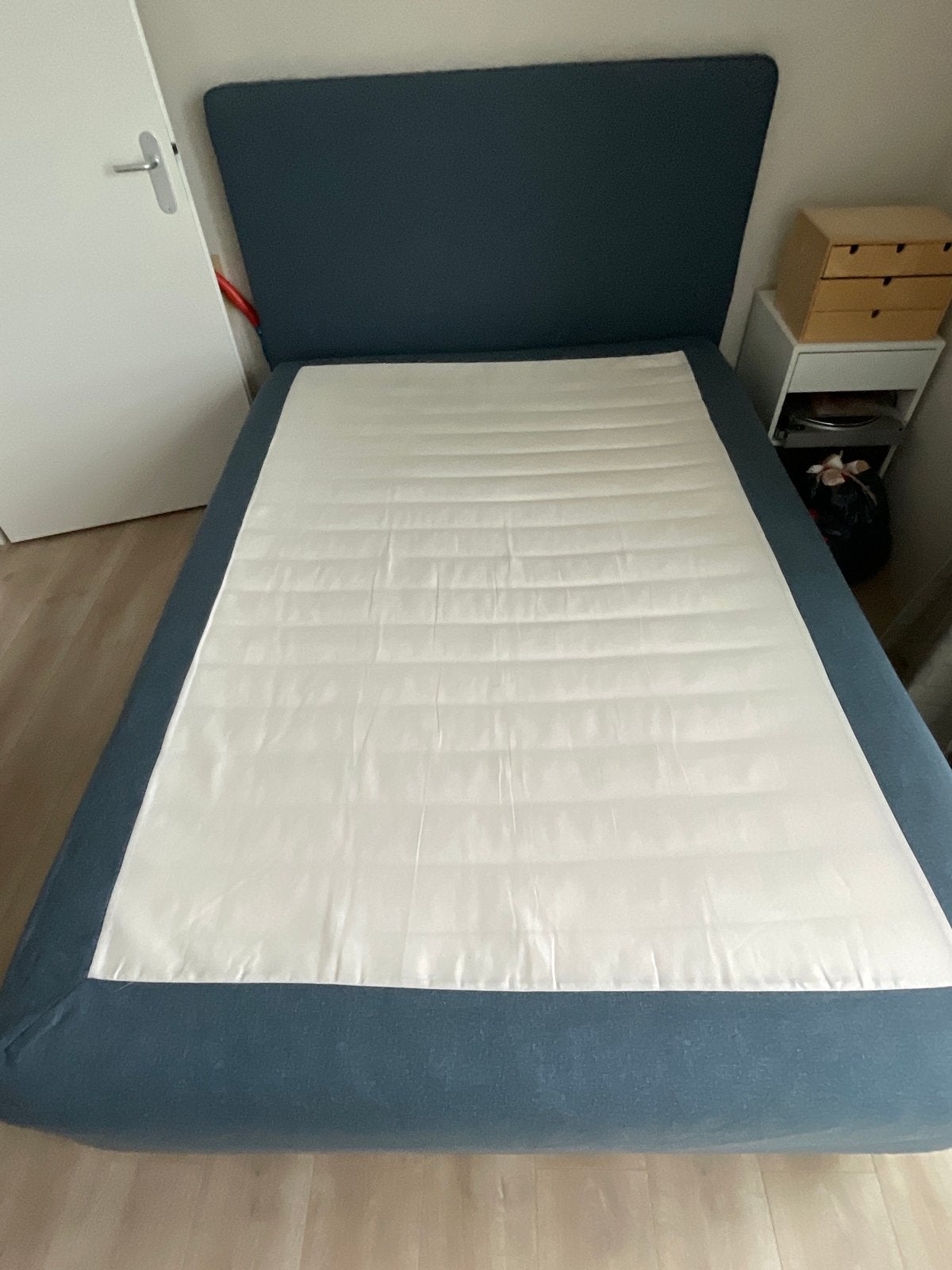 IKEA twee persoonsbed met matras - Zo goed als nieuw, Ophalen, Gebruikt, Tweepersoons, 140 cm