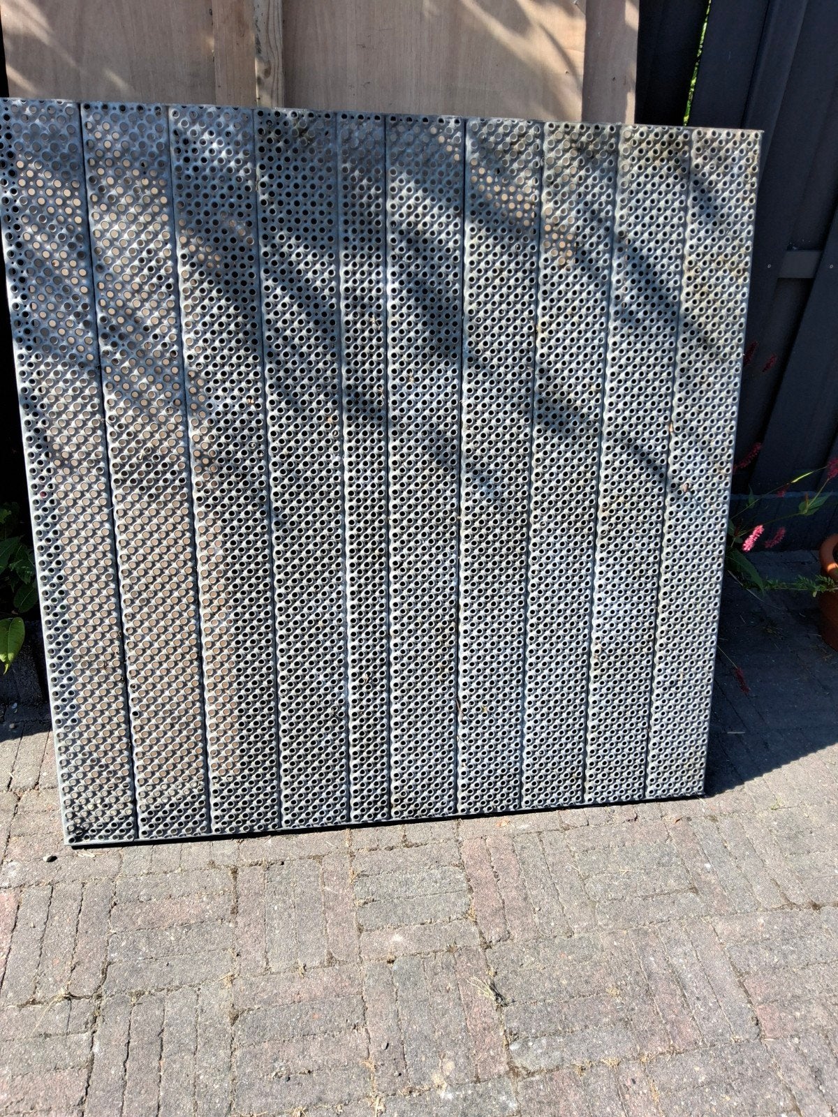 6 geperforeerde gegalvaniseerde stalen vloerplaten roosters, Overige materialen, Gebruikt, 50 tot 150 cm, Ophalen of Verzenden