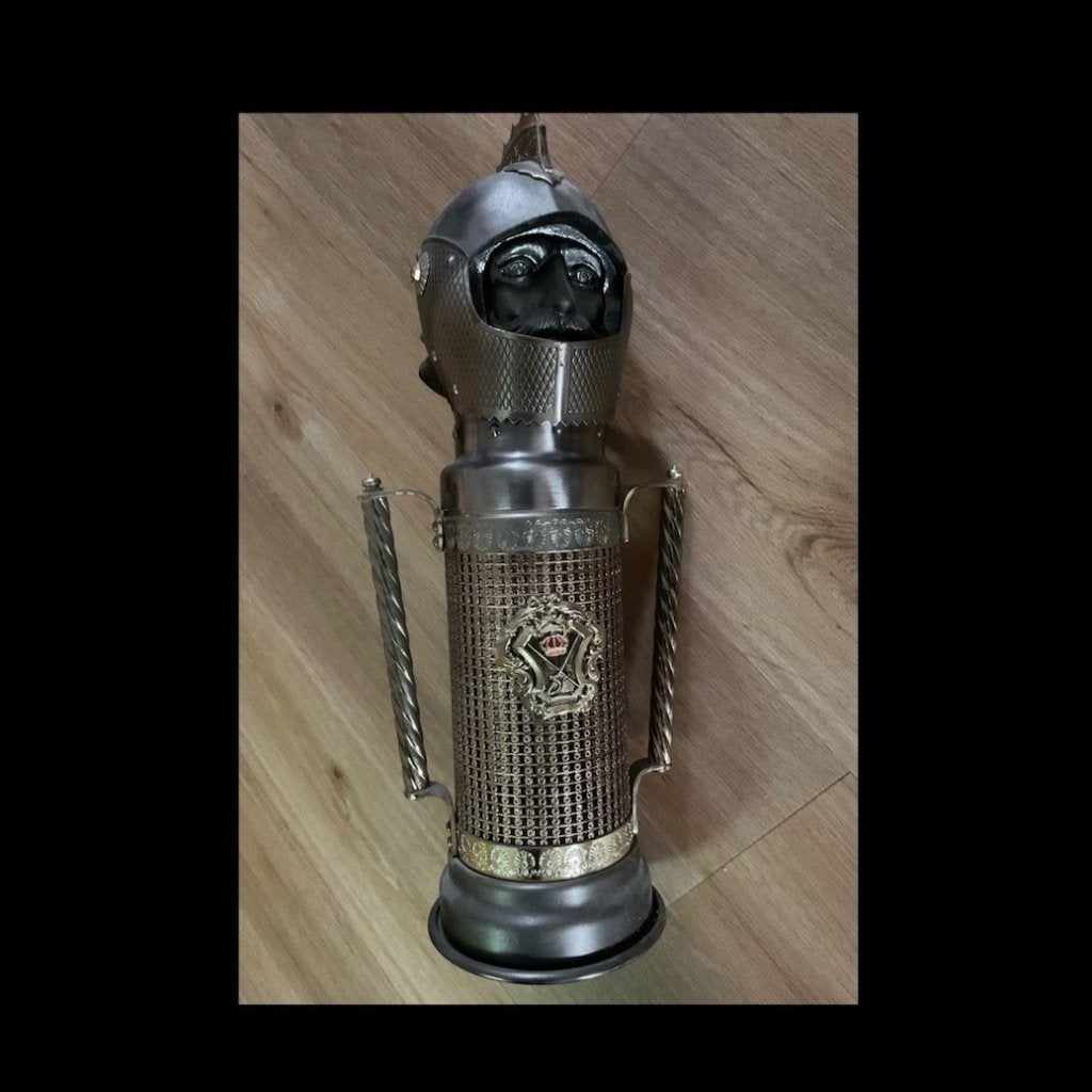 Vintage Nikka Western Armour Knight Flessenhouder/Muziekdoos, Ophalen