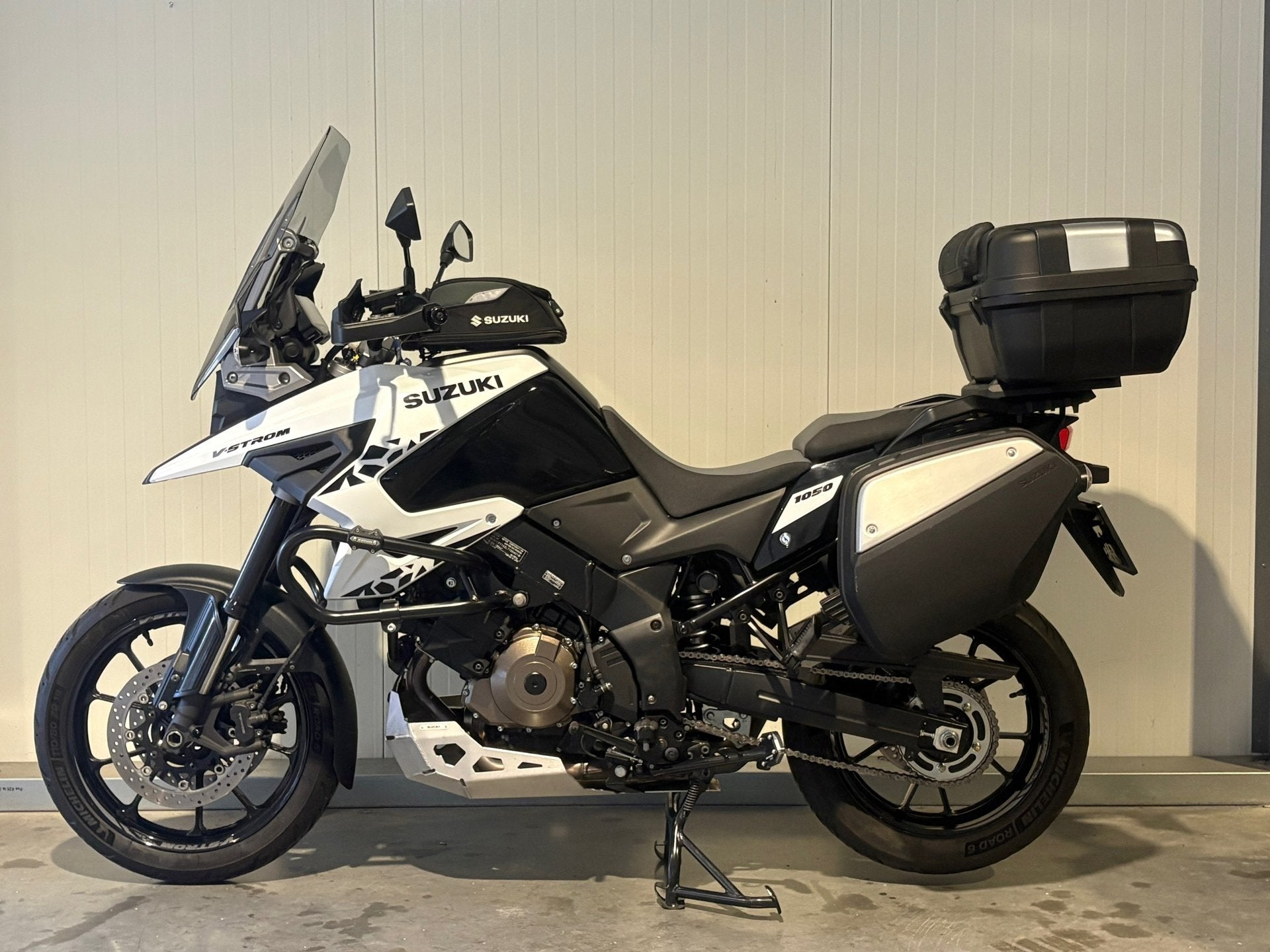 Suzuki V-Strom 1050 | Akrapovic | 1e Eigenaar | 3 koffers, Suzuki-Allee 7
64625  Bensheim, DE, Bedrijf, Meer dan 35 kW, Toermotor