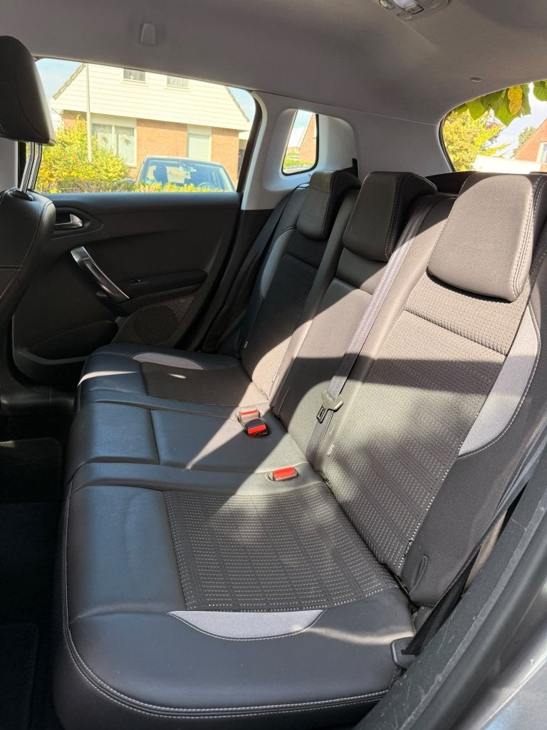 Foto 16 van Peugeot 2008 1.2 VTI 60KW/82PK 2014 Grijs