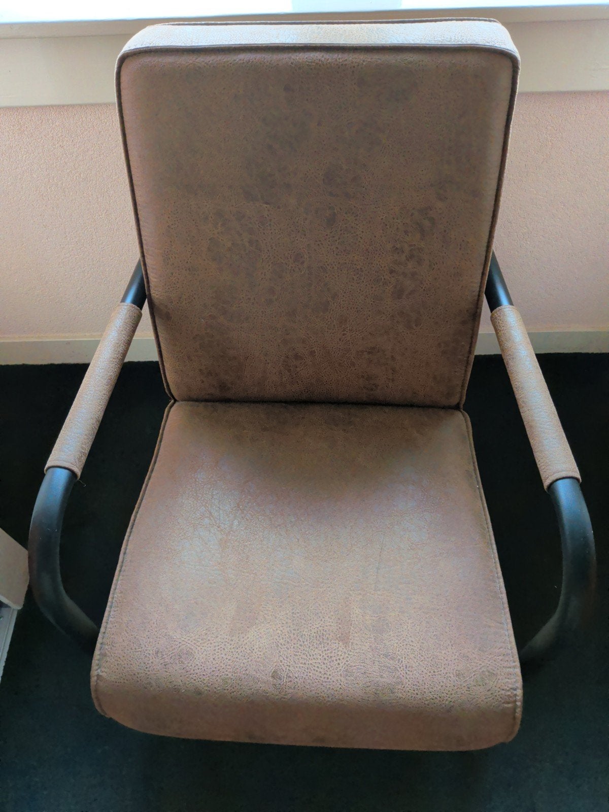 Fauteuil Design aluminium buizen/kunstleer bruin met vering., Ophalen, Modern design, Minder dan 75 cm, Zo goed als nieuw