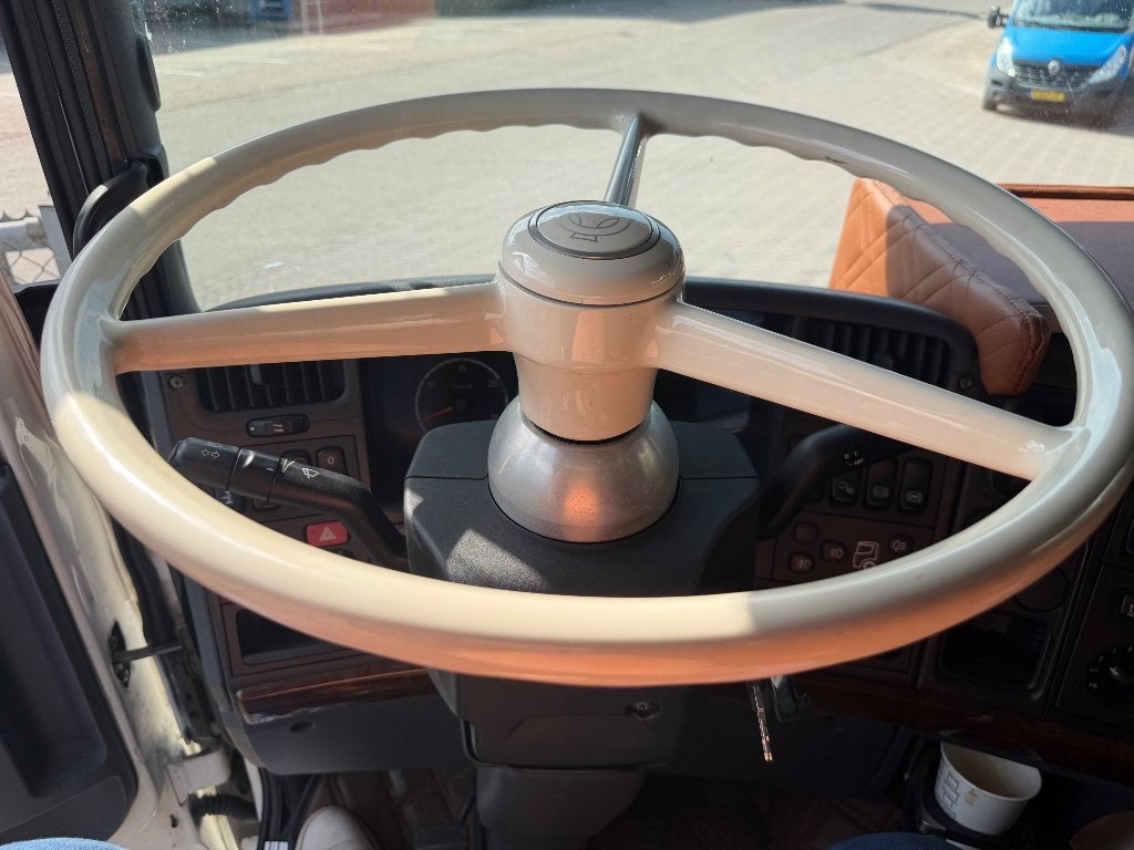 SCANIA R 560 V 8 , 6X2  BOUGIELIFT  NIEUWE APK JUNI 2027., Achterwielaandrijving, Scania, Wit, Bedrijf