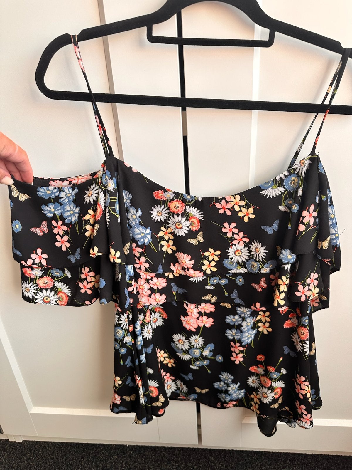 Zwarte off-shoulder top met bloemenprint, Kleding | Dames, Zwart, Maat 46/48 (XL) of groter, Ophalen of Verzenden, Zo goed als nieuw