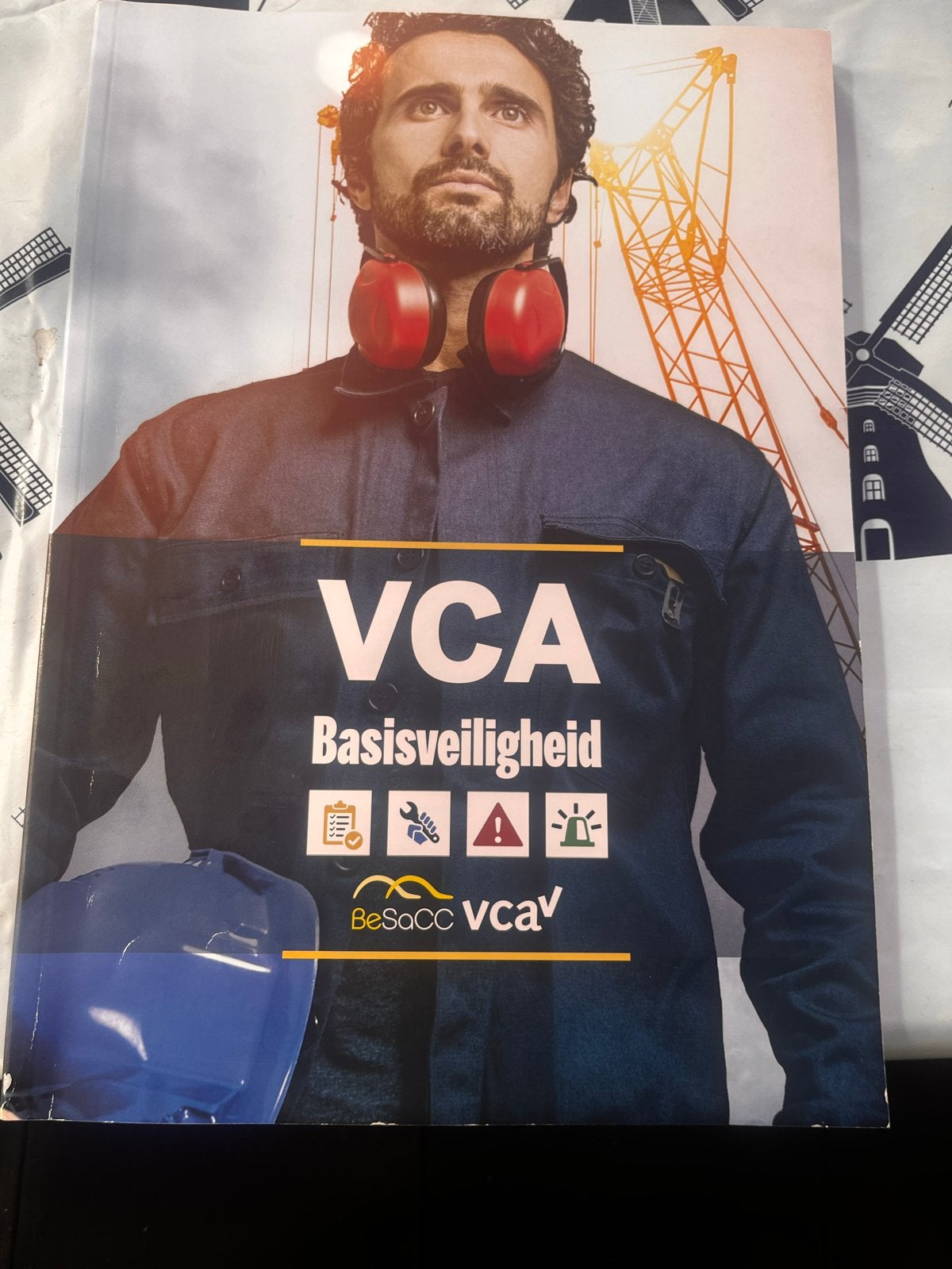 VCA Basisveiligheid boek - BeSaCC VCA, Ophalen of Verzenden, Beta, Zo goed als nieuw, Overige niveaus