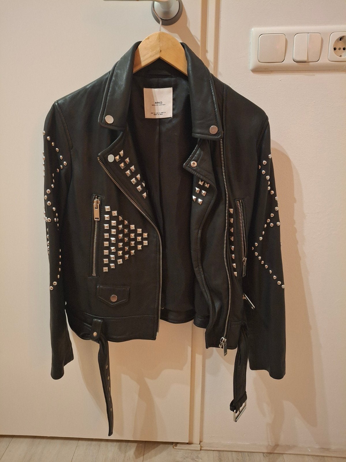 Nieuwstaat Mango leren bikerjack met studs - Maat M, Mango, Ophalen of Verzenden, Nieuw, Maat 38/40 (M)