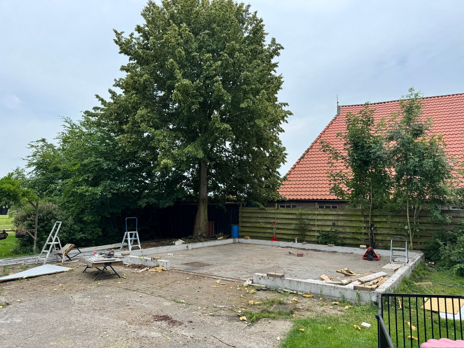 Betonplaten 15cm dik - zagen in overleg, Ophalen, Gebruikt, Overige typen, 10 m² of meer
