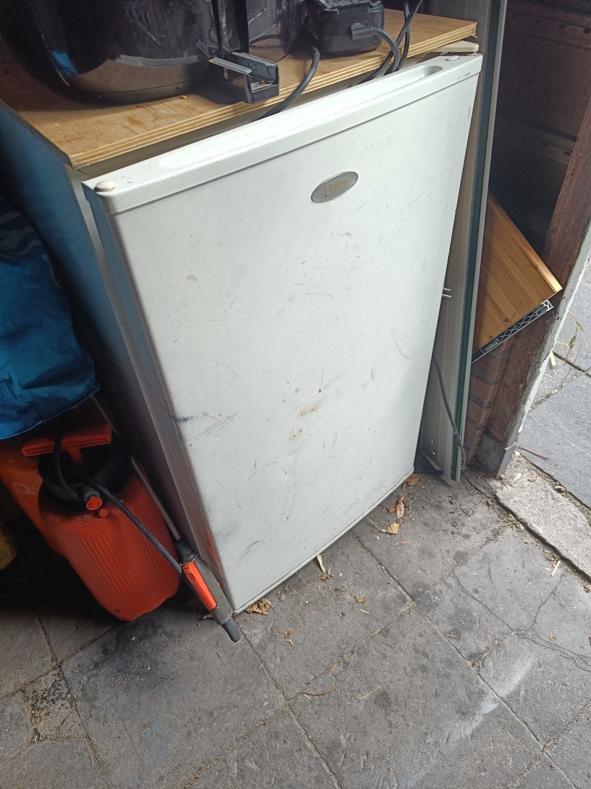 Haier Koelkast - Compact en Functioneel, Witgoed en Apparatuur, Minder dan 75 liter, 45 tot 60 cm, Ophalen, 85 tot 120 cm