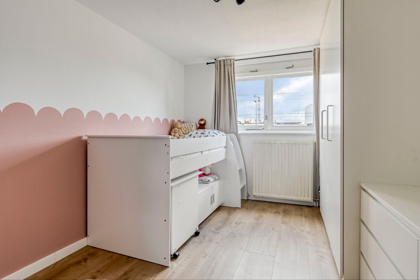 Witte hoogslaper met bureau en opbergruimte, Ophalen, Gebruikt, Eenpersoons, 160 tot 180 cm