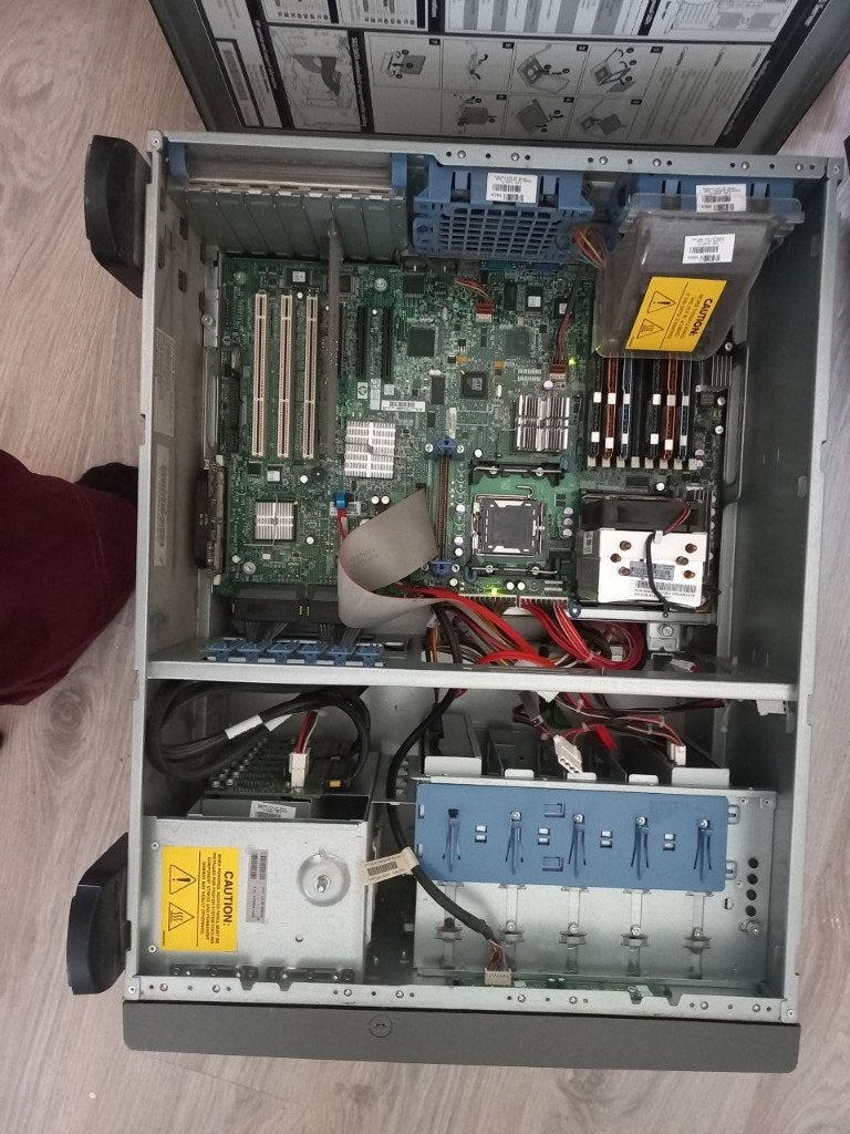hp proliant HP Proliant ML350 HSTNS-2116 [boot niet], Ophalen, 2 tot 3 Ghz, Hot swappable onderdelen, Niet werkend