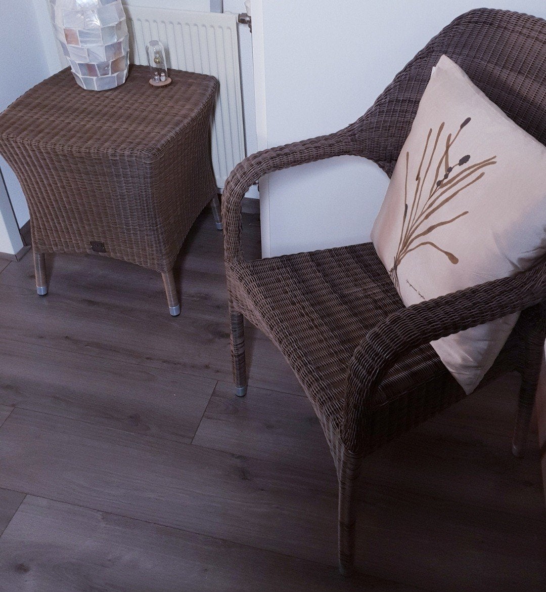 Nieuw van 4 Seasons een prachtige wicker stoel met tafeltje, Ophalen