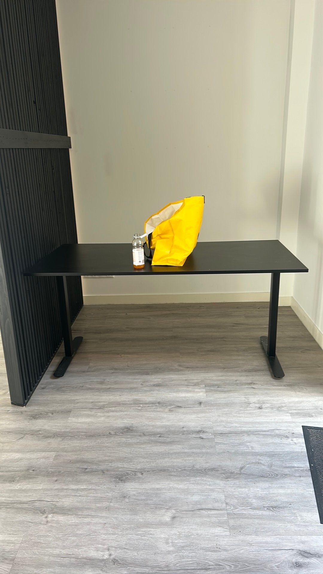 Nieuw Zwart bureau GRATIS afhalen, Ophalen, Zo goed als nieuw