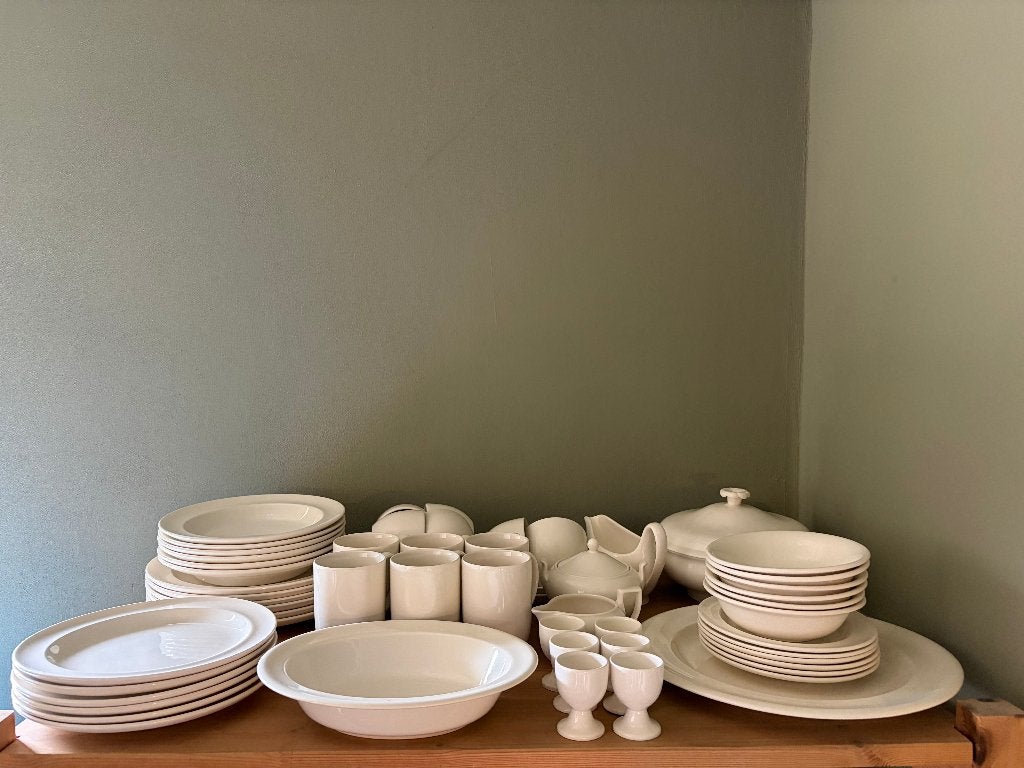 Wedgwood TRADITIONAL PLAIN Servies - 6 personen, Huis en Inrichting, Keuken | Servies, Klassiek, Ophalen of Verzenden, Zo goed als nieuw