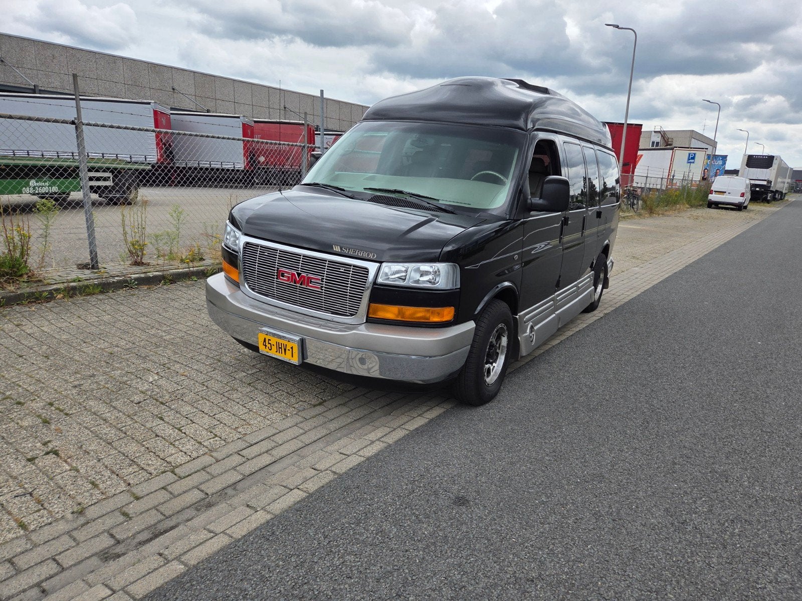 GMC Gmc-empress 2005 Zwart CAMPER KENTEKEN, 700 kg, Zwart, Particulier, Geïmporteerd