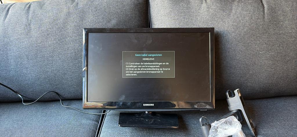 Tv klein met muurbeugel, Ophalen, Gebruikt, 50 Hz, Samsung