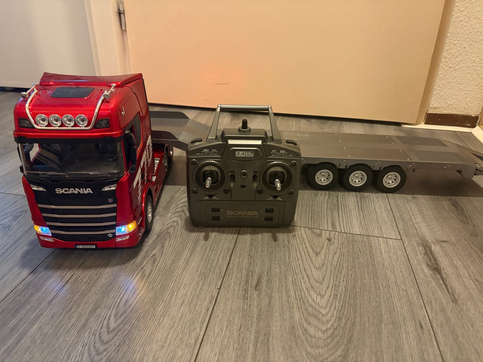 RC Scania Vrachtwagen met Oplegger en Afstandsbediening, Zo goed als nieuw, Auto onroad, RTR (Ready to Run), Overige schalen