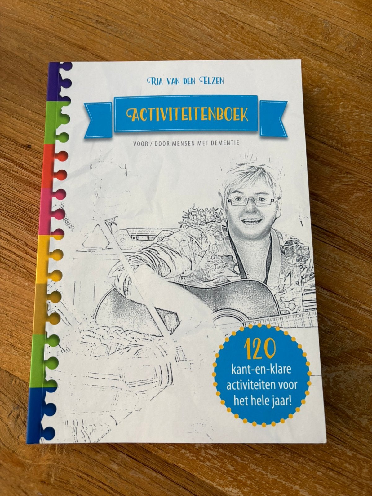 Activiteitenboek voor/door mensen met dementie, Ophalen of Verzenden, Zo goed als nieuw, Ria van den Elzen, Nederlands