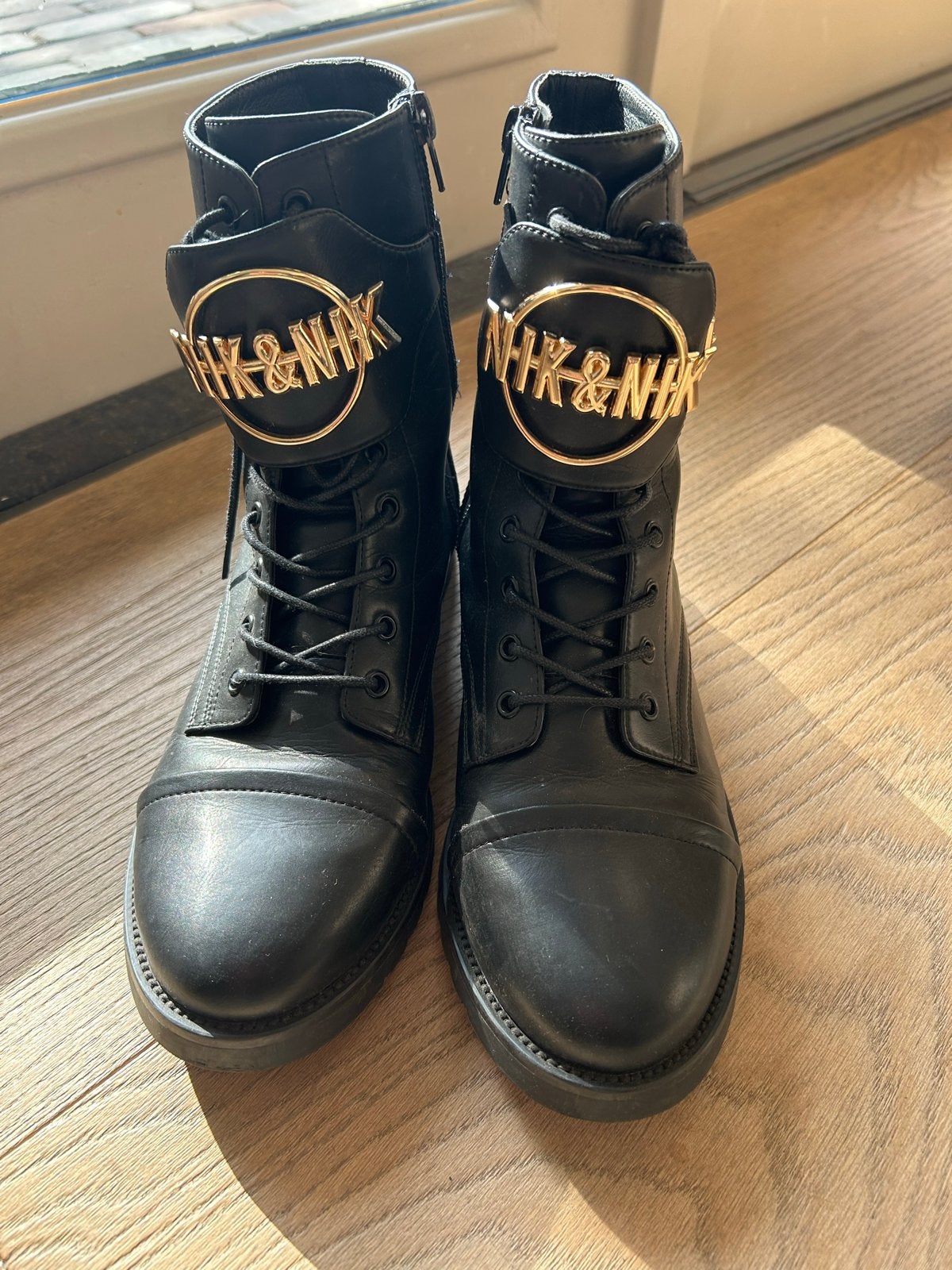 Nikkie Plessen Zwarte Leren Boots Maat 39, Ophalen of Verzenden, Zo goed als nieuw, Zwart, Lage of Enkellaarzen