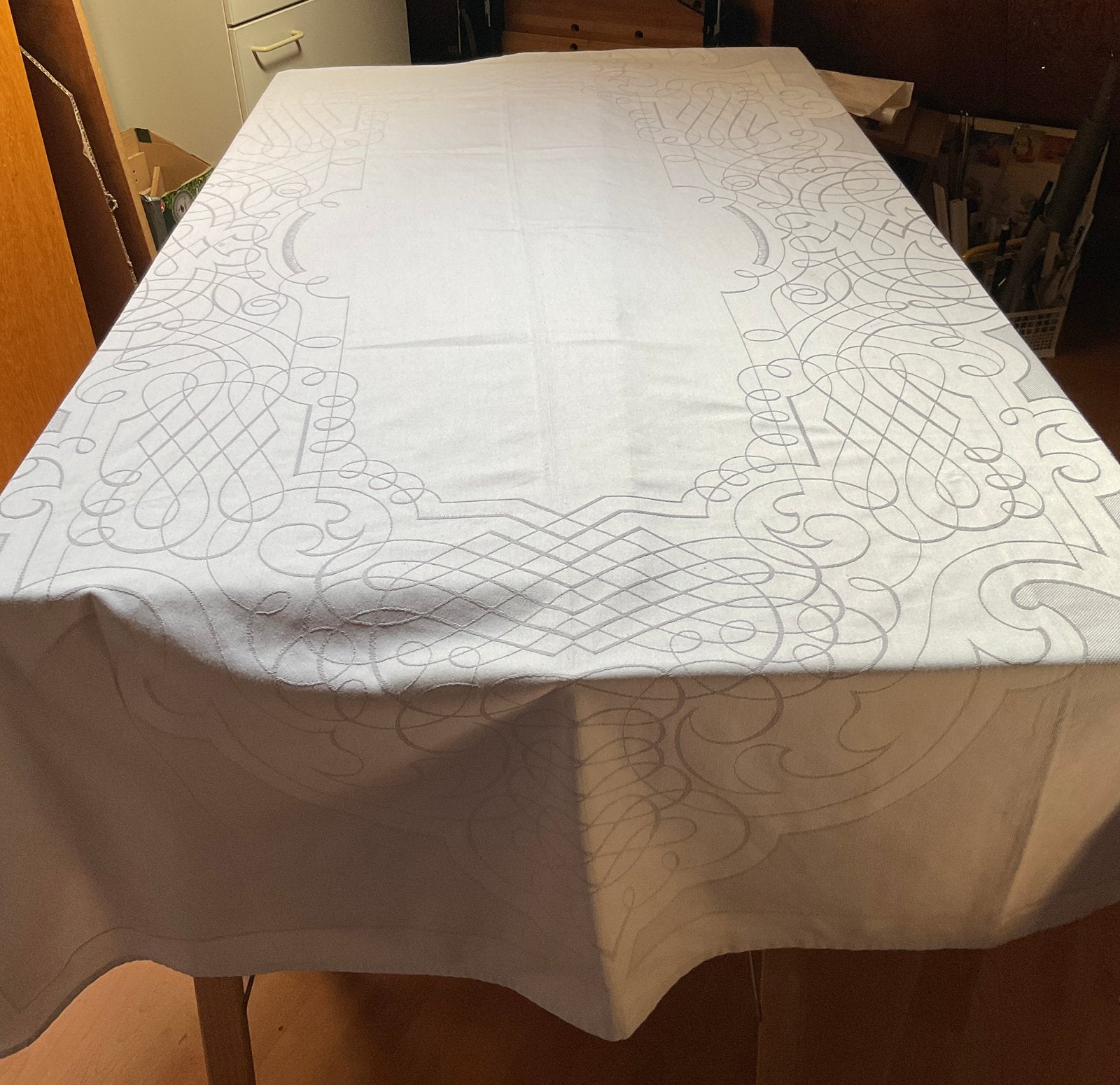 Tafellaken grijs  (1.35x2.10m) met 6 bijpassende servetten, Ophalen of Verzenden, Gebruikt, Rechthoek