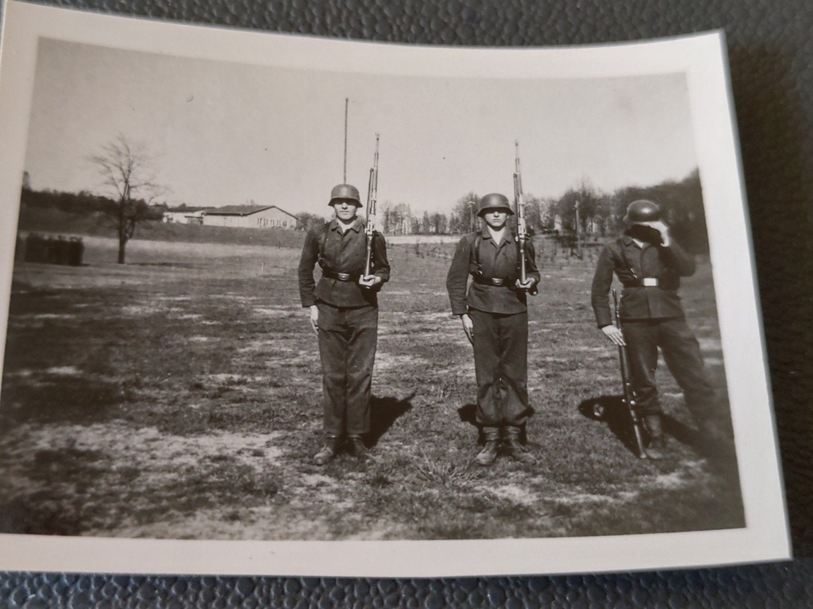 1xwo2 foto klein Duitse LW soldaten,helm,k98
unieke foto
pos, Ophalen of Verzenden, Duitsland
