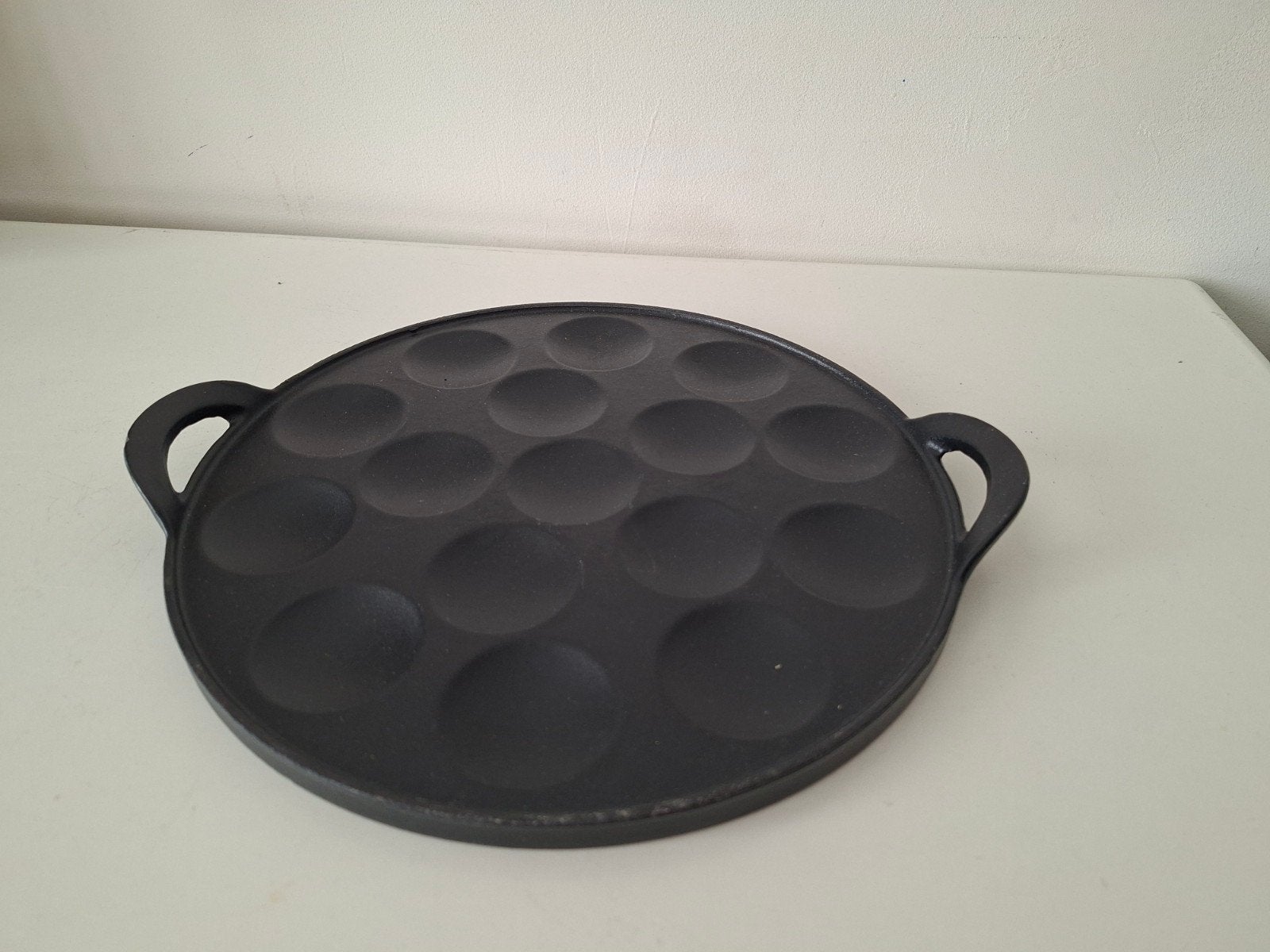 Blokker poffertjespan gietijzer, Pannenkoekenpan, Gebruikt, Gietijzer, Met handvatten