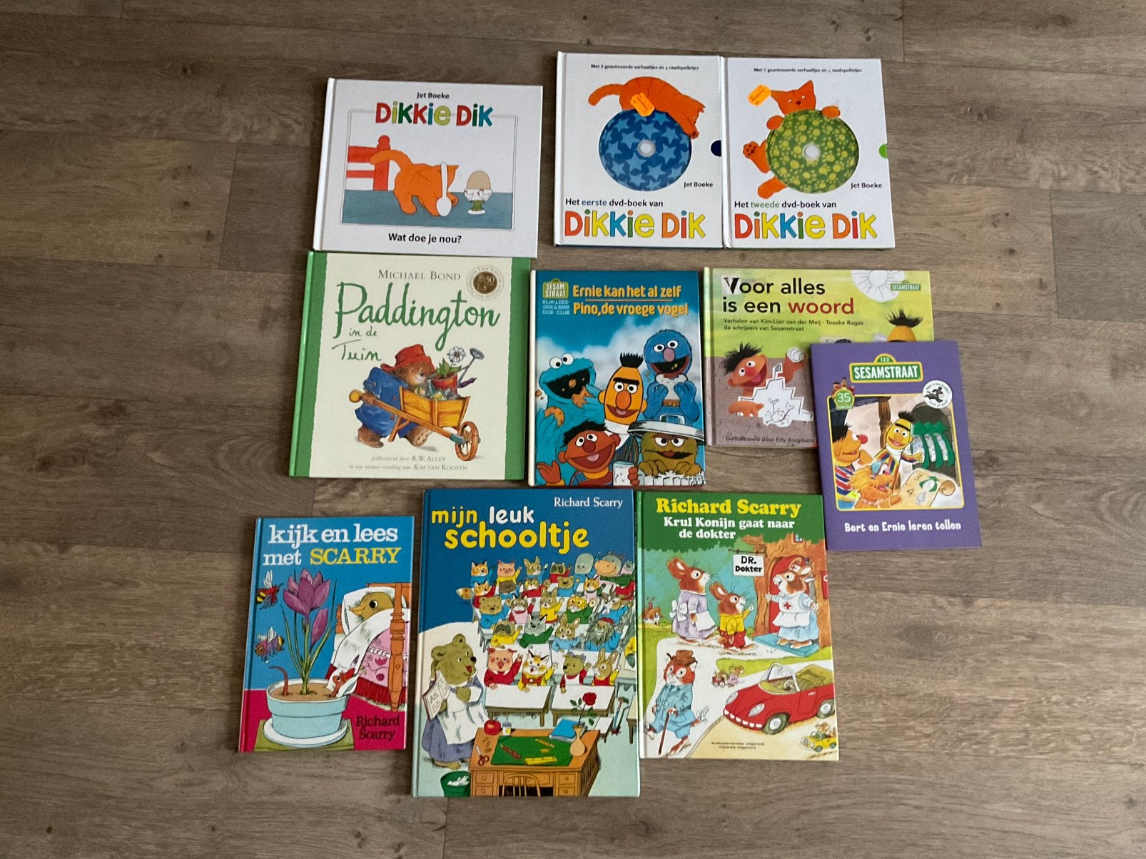 Dikkie dik,sesamstraat Richard scarry boeken set €10, Ophalen of Verzenden, Zo goed als nieuw, 3 tot 4 jaar