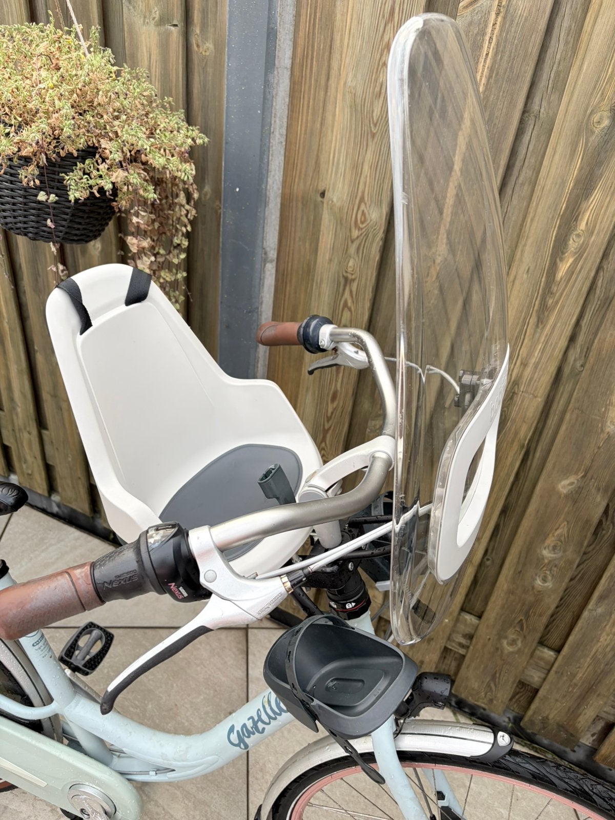 Bobike mini one fietsstoeltje (voor) en windscherm!, Fietsen en Brommers, Fietsaccessoires | Fietsstoeltjes, Ophalen, Zo goed als nieuw