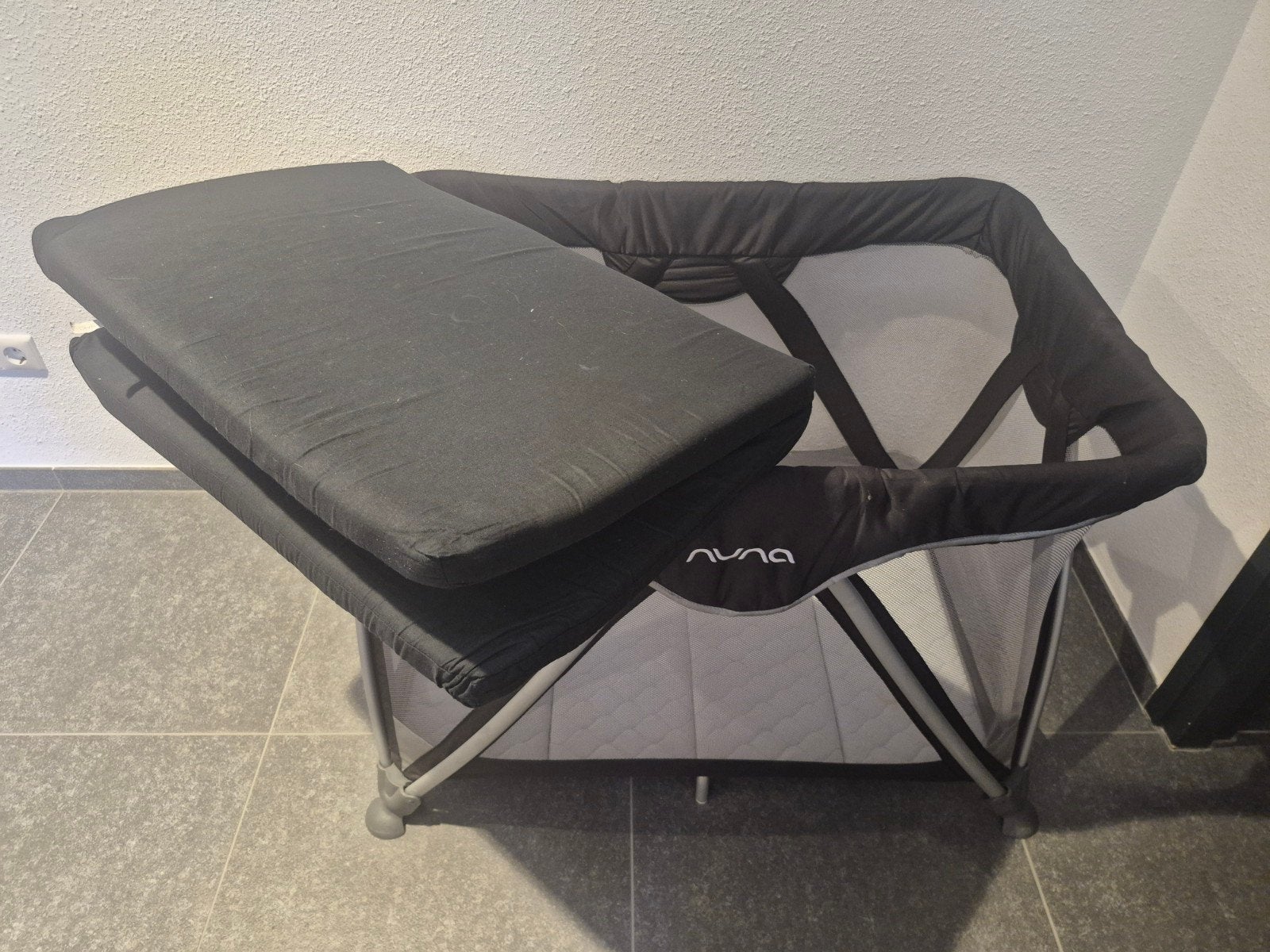 Nuna Sena reiswieg/box inclusief extra matras, Ophalen, Gebruikt, Rechthoekig