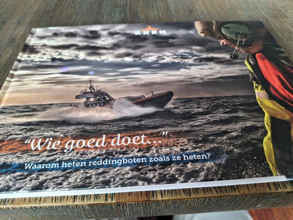 KNRM Boek: "Wie goed doet..." Reddingboten. Gebonden uitgave, Boeken, Ophalen of Verzenden, Zo goed als nieuw, Onbekend