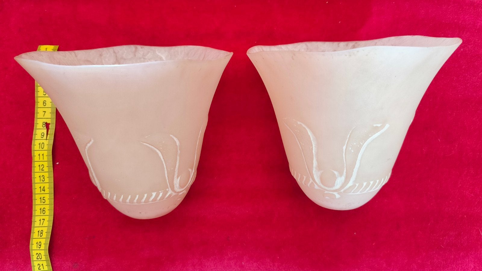 Set van 2 vintage melkglas lampenkappen met decoratie, Ophalen of Verzenden